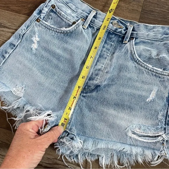 Agolde high waisted distressed jean shorts 25