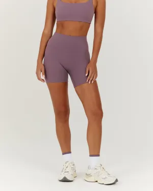 AIRE SHORTS 6" - PLUM