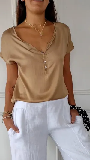 April® | T-shirt with a V-neck in casual elegance