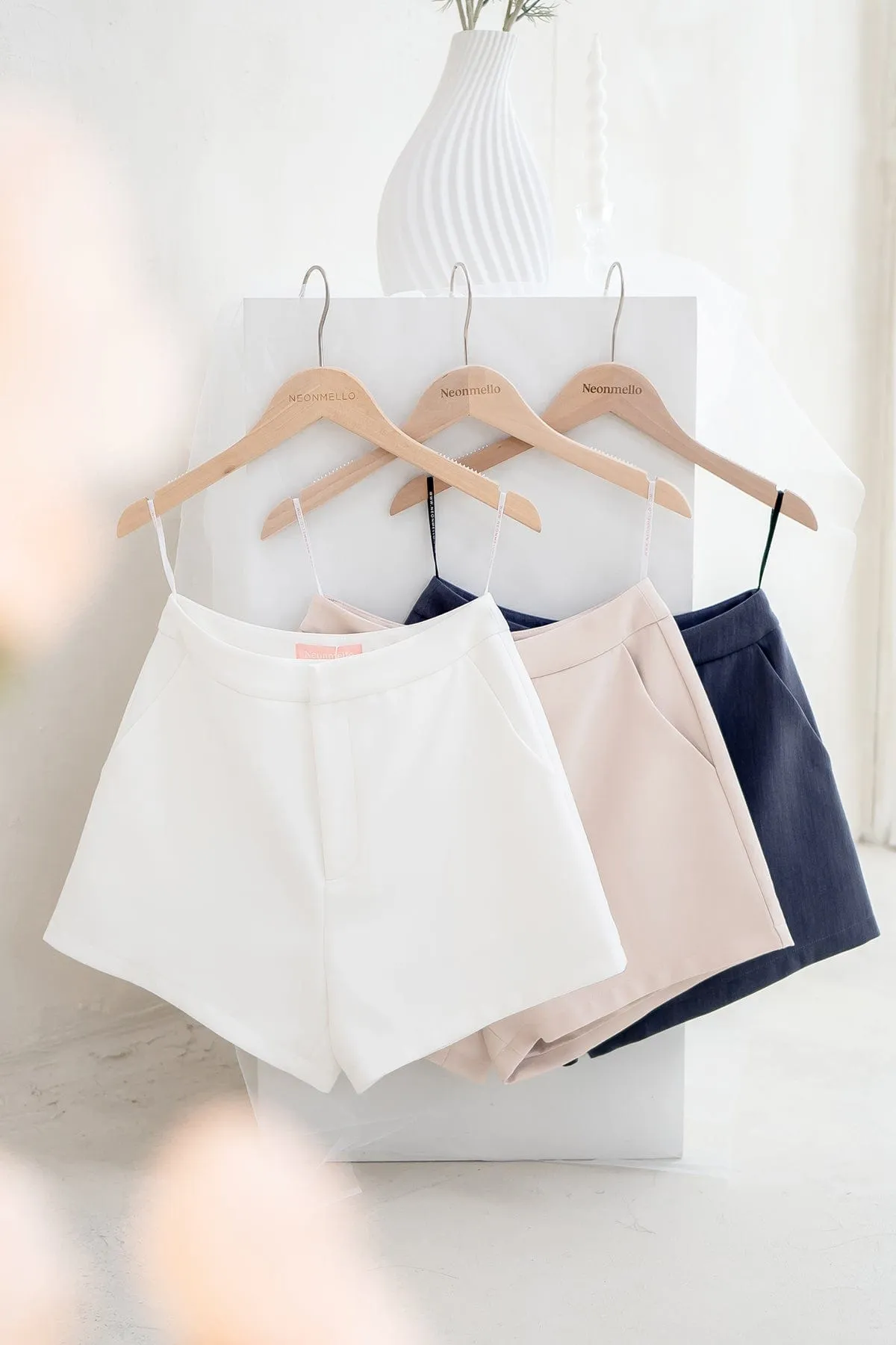 ARU TAILORED SHORTS IN ALMOND