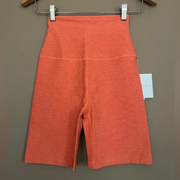 {Beyond Yoga} High Waisted Biker Shorts in Radiant Coral Heather - Womens Small