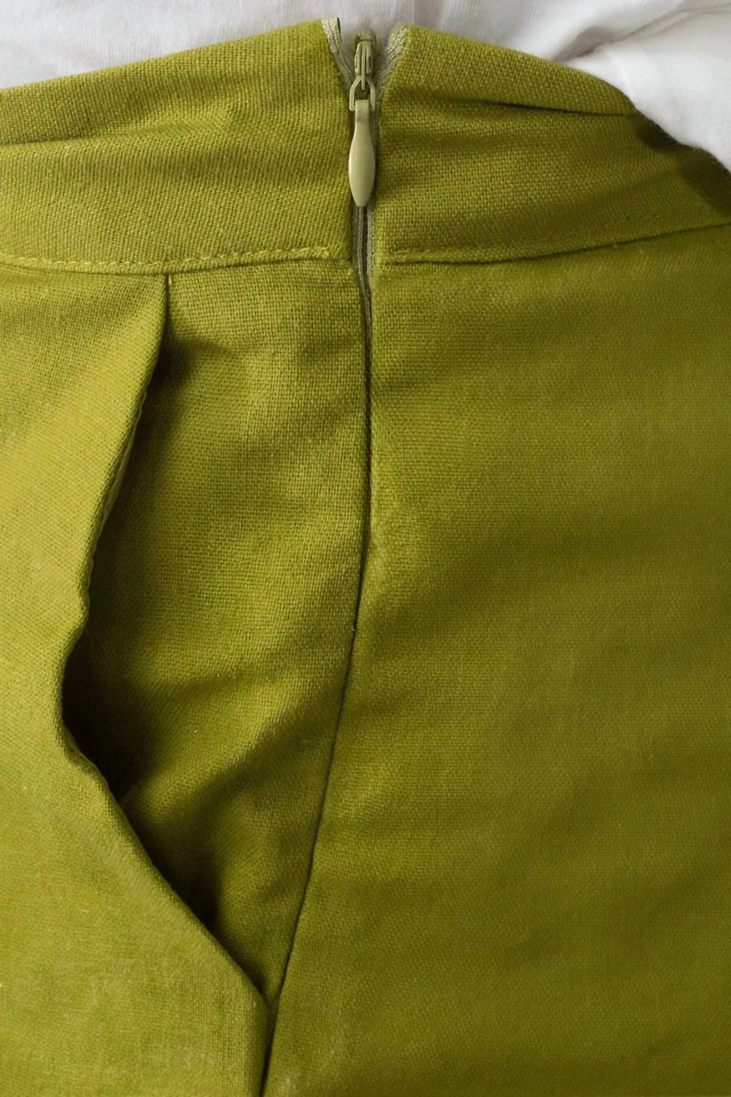 Breezy Palms Tailored Shorts In Green