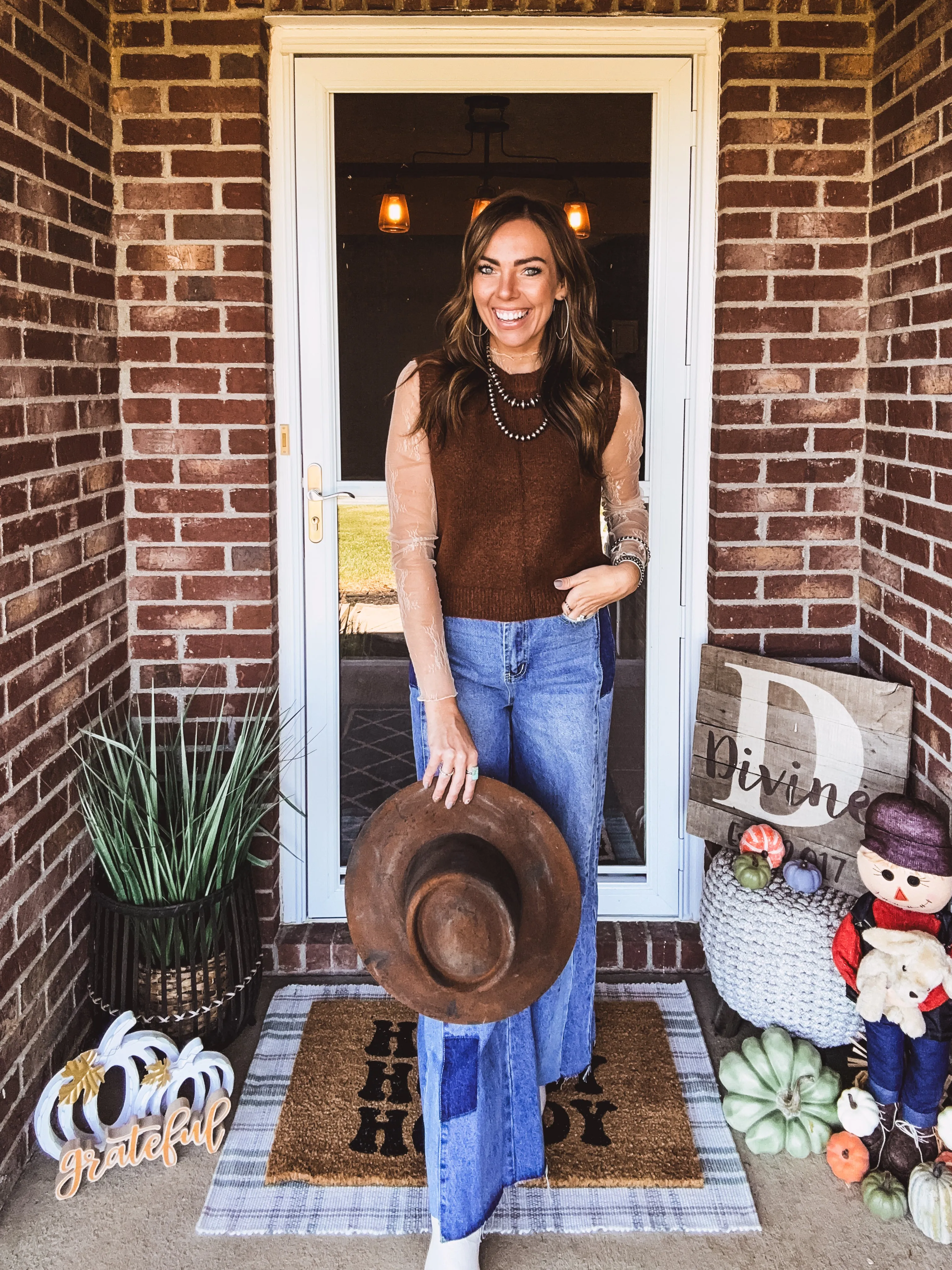 Chestnut Sleeveless Crop Sweater Vest with Rib Detail