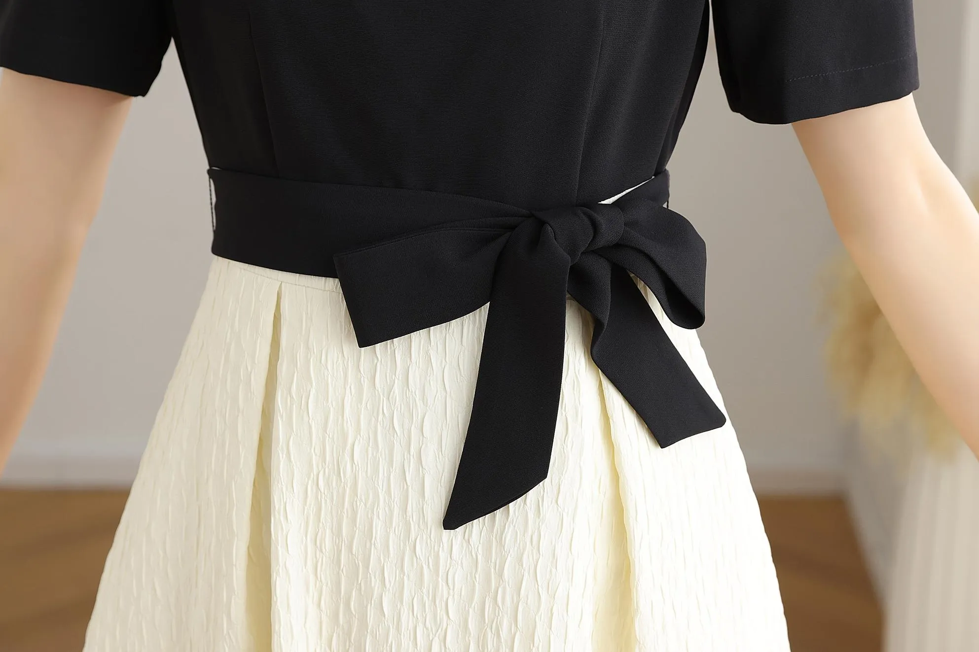 Chic Black and White Faux Two-Piece T-Shirt Dress for a Modern Look