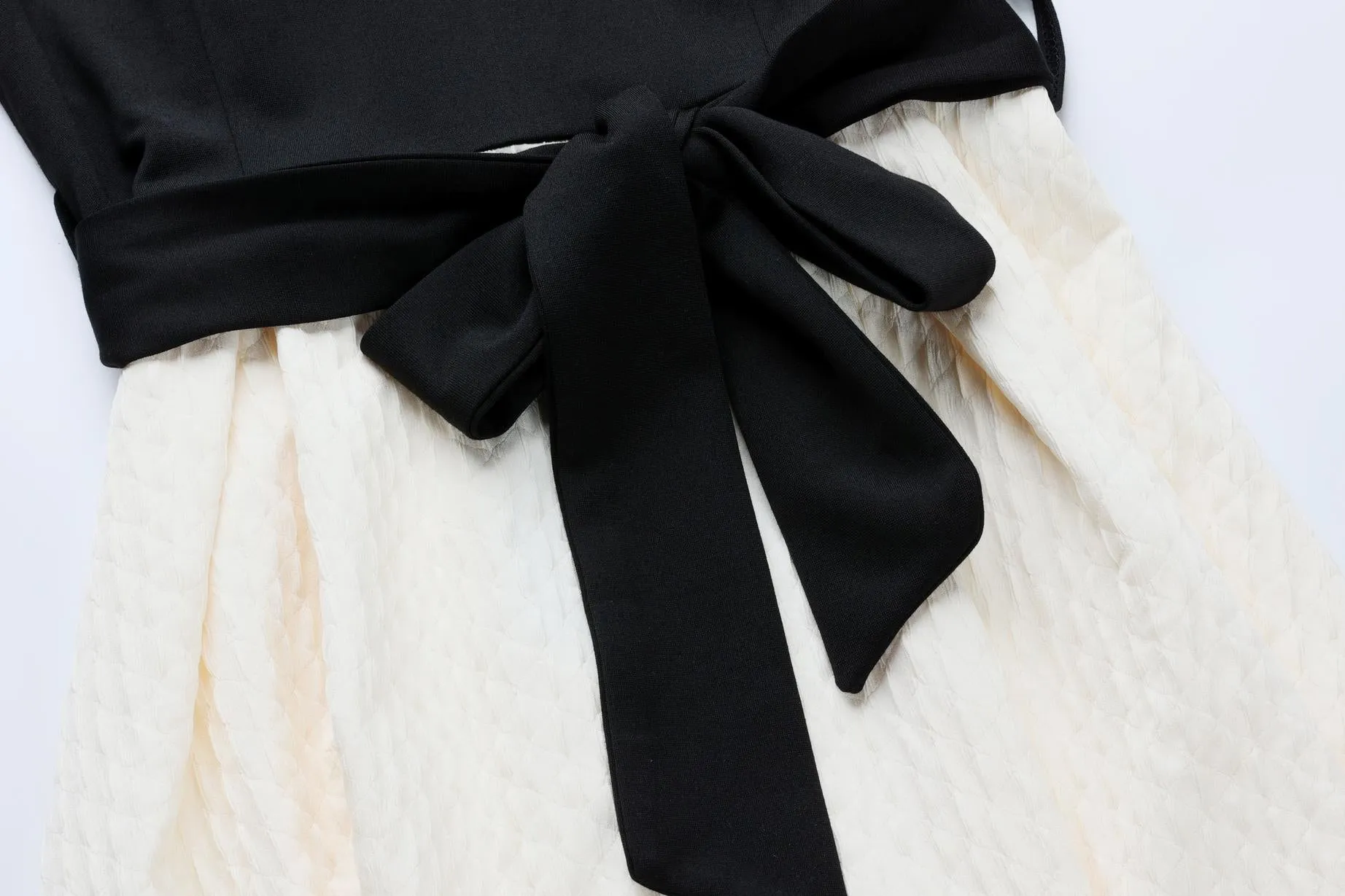 Chic Black and White Faux Two-Piece T-Shirt Dress for a Modern Look