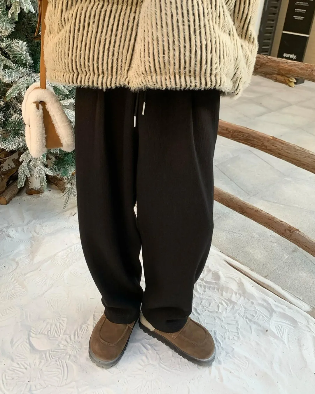 Classic Straight Sweatpants BKC0226
