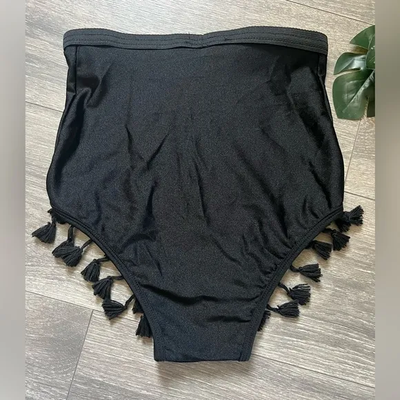 EastWest label super high waisted stretchy Desert Undies/shorts size S