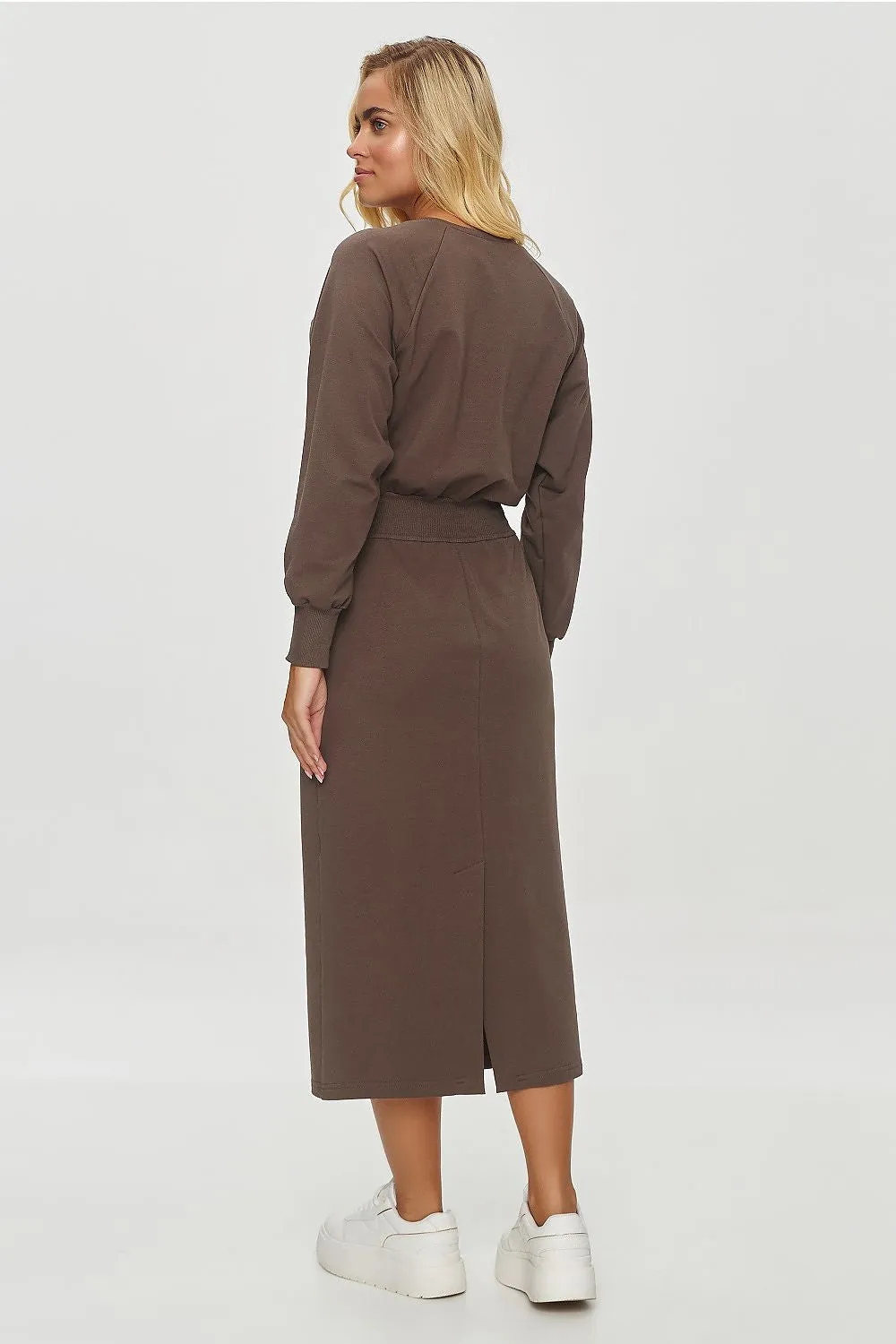 Elegant Midi Dress with Pockets