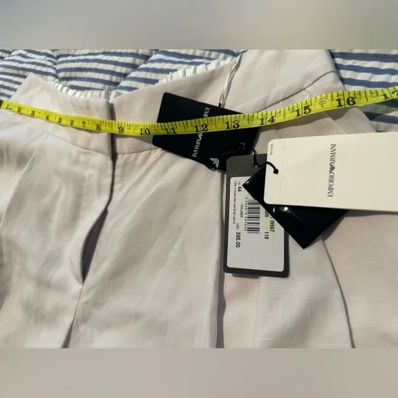 EMPORIO ARMANI High waste Shorts White -SIZE U.S. 44 -Style INP1GT 19907 NWT