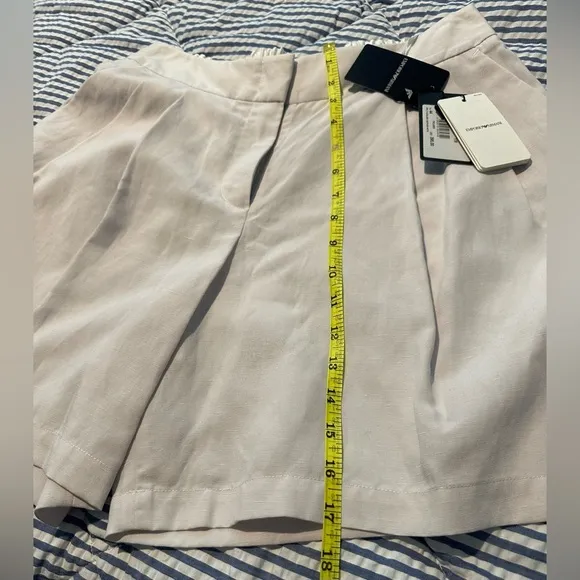 EMPORIO ARMANI High waste Shorts White -SIZE U.S. 44 -Style INP1GT 19907 NWT