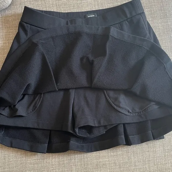 EXPRESS High Waisted Fleece Knit Pleated Mini Skort in Black SZ Small