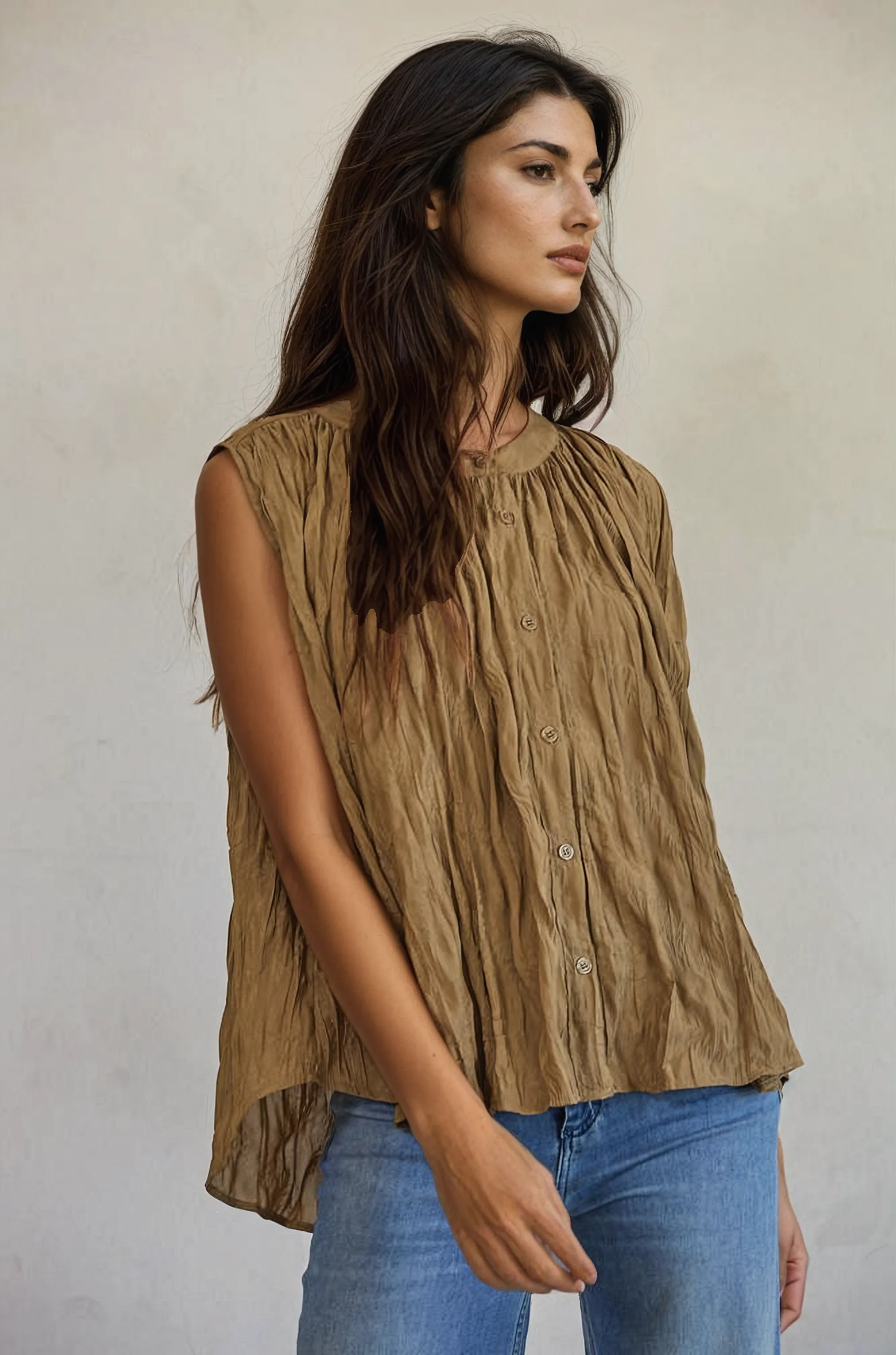 FLAIR SLEEVELESS TOP IN CAMEL