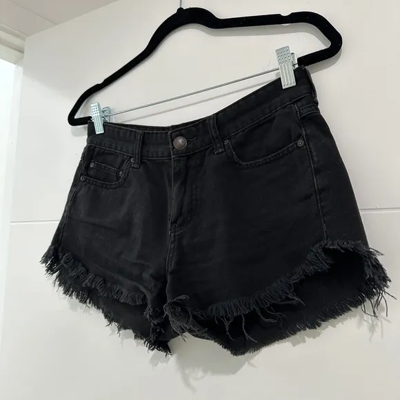 Free People We the Free distressed high waisted mom jean shorts black denim 26