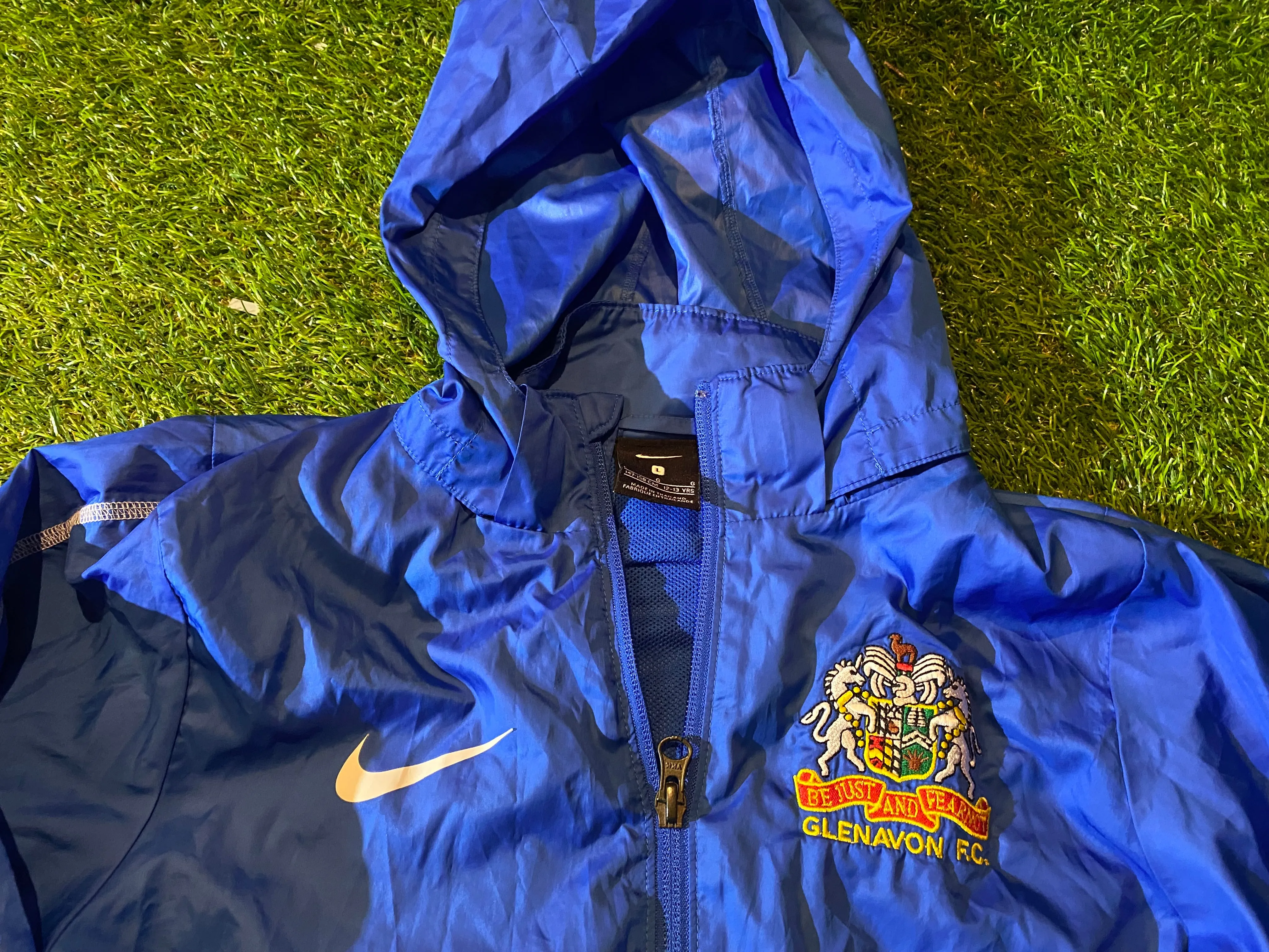 Glenavon FC Northern Ireland Football Large Boys 12-13 Year Old Zip Up Hooded Jacket / Coat