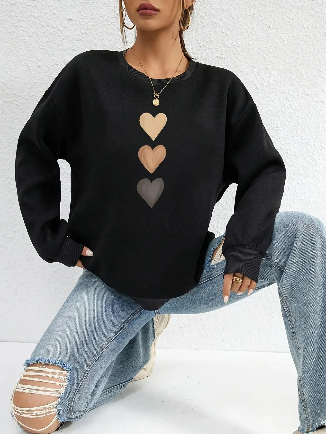 Katia® | Women's sweatshirt with three hearts printed, casual with long sleeves