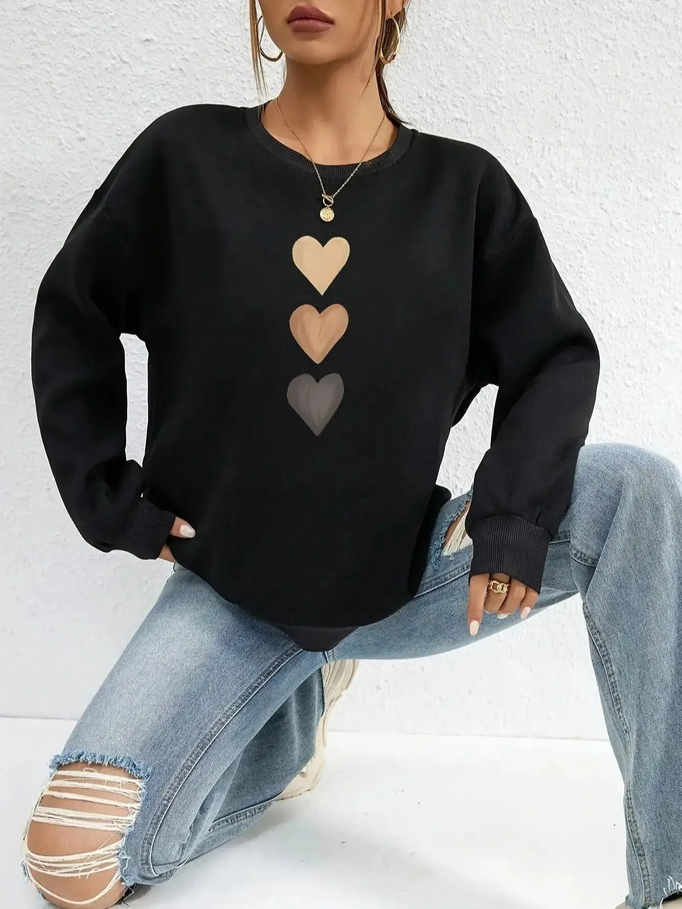 Katia® | Women's sweatshirt with three hearts printed, casual with long sleeves