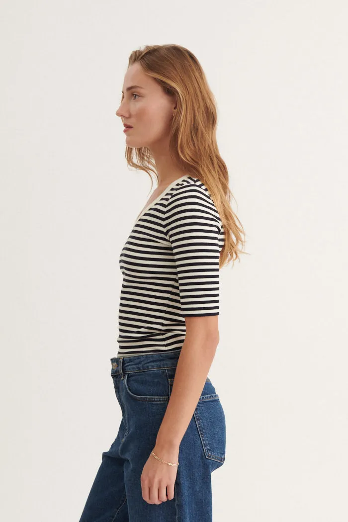 Ludmilla V-Neck - Whisper White/Black