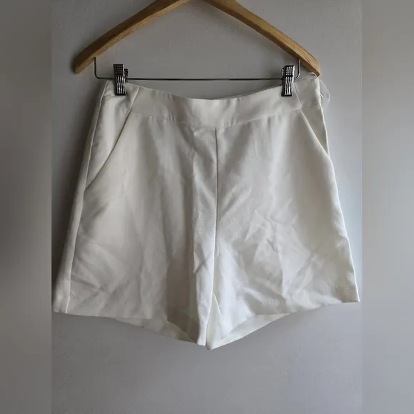 NWOT $105 Lucy Paris High Waisted Trouser Shorts In White Size M