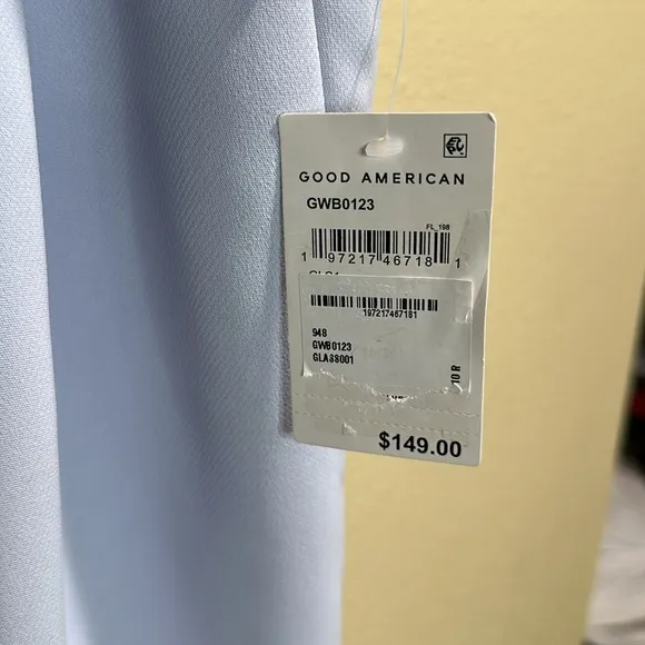 NWT Good American high waisted Luxe Suiting Trouser Shorts | size 10/30