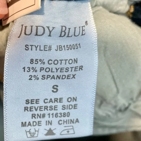 NWT - Judy Blue Dark Wash - Size small - Style # 150051