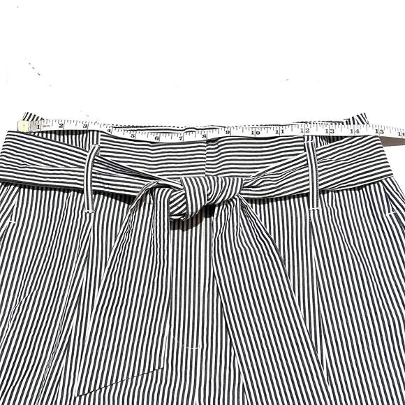 NWT Tyler Boe Black and White Striped Shorts Women's 8