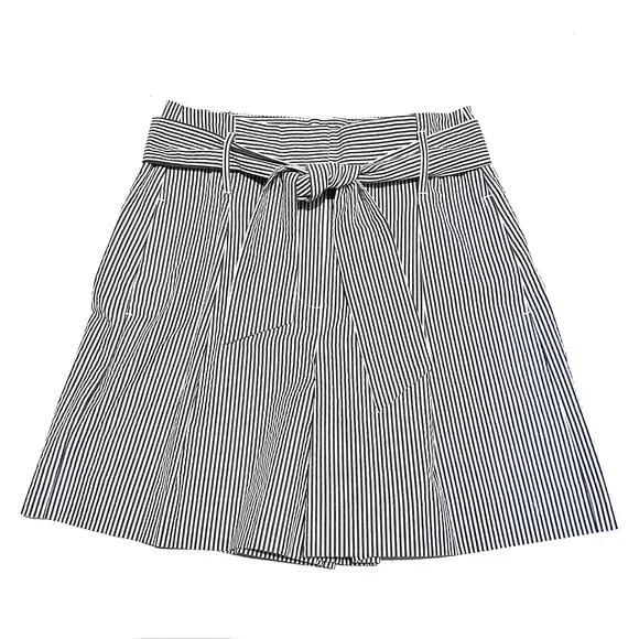 NWT Tyler Boe Black and White Striped Shorts Women's 8