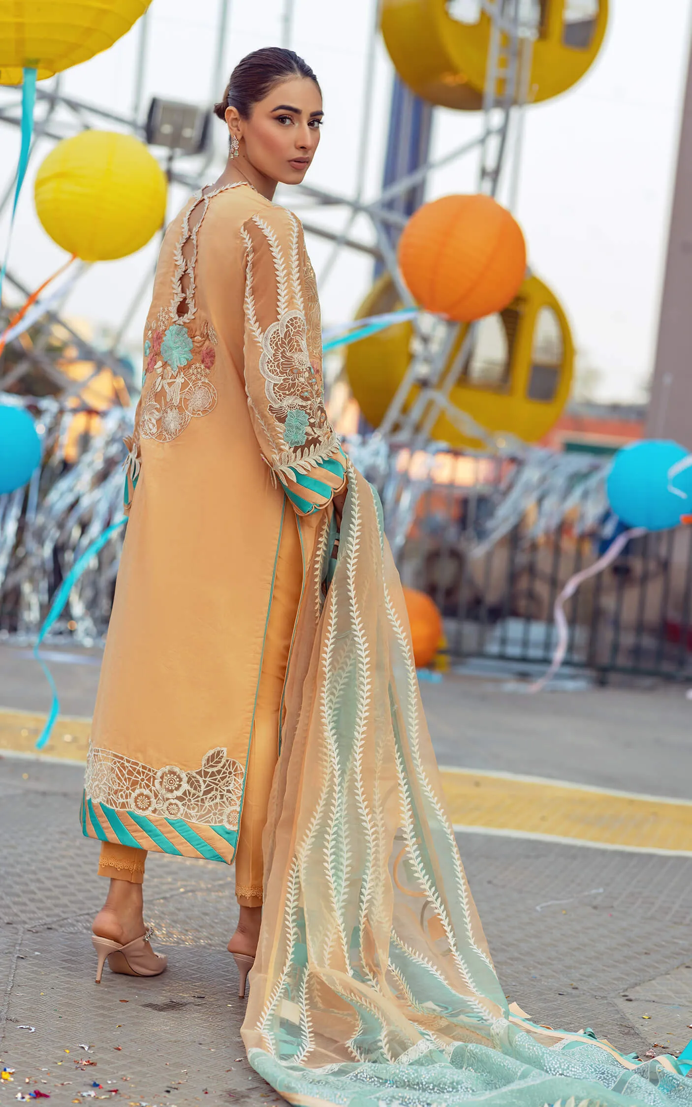 Pakistani Eid Dresses in Cream Color Salwar Kameez