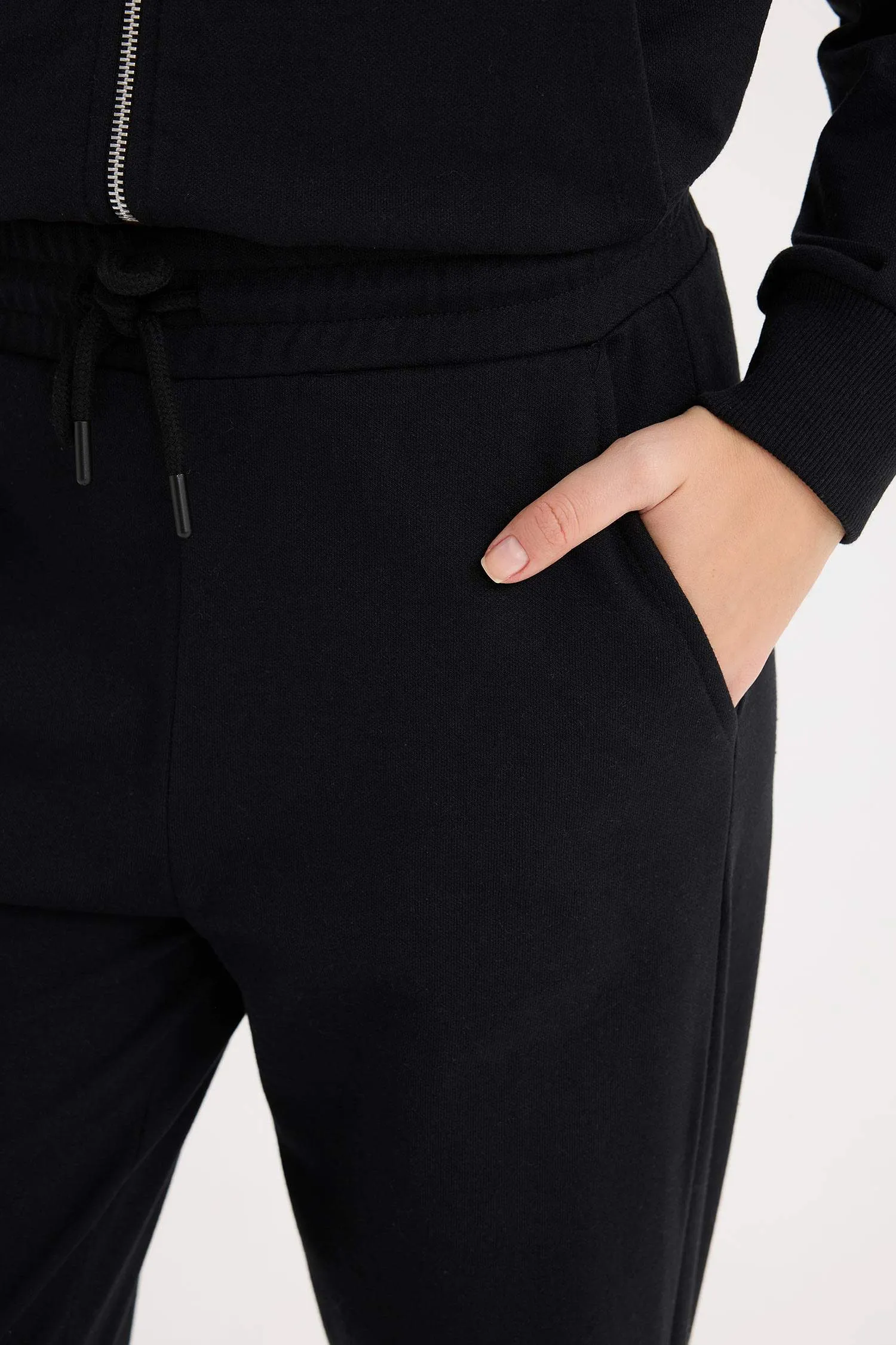 Pocketed Jogger Pants