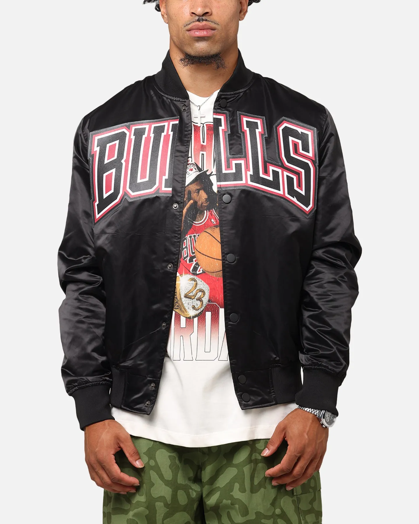 Pro Standard Chicago Bulls Big Logo Satin Jacket Black