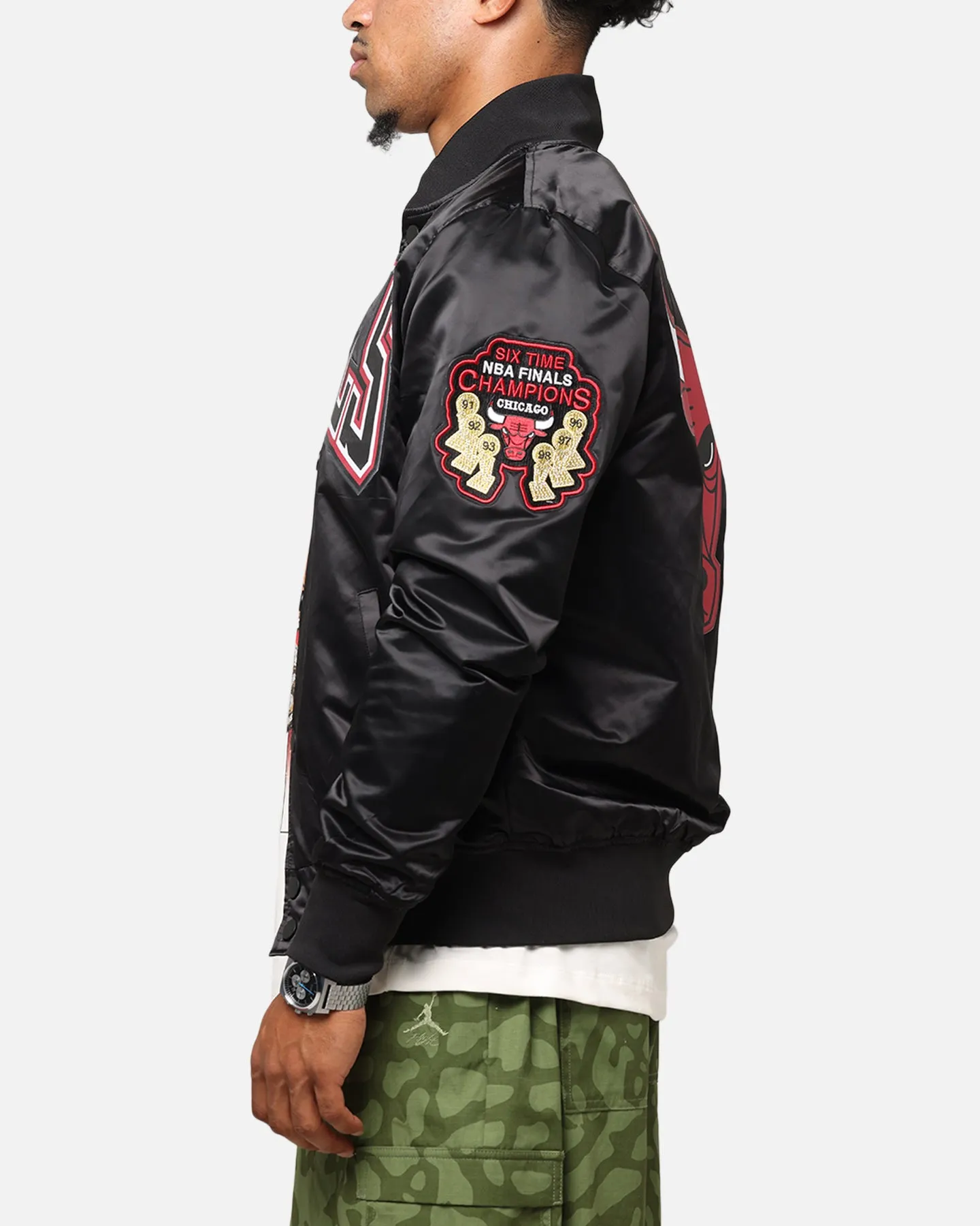 Pro Standard Chicago Bulls Big Logo Satin Jacket Black