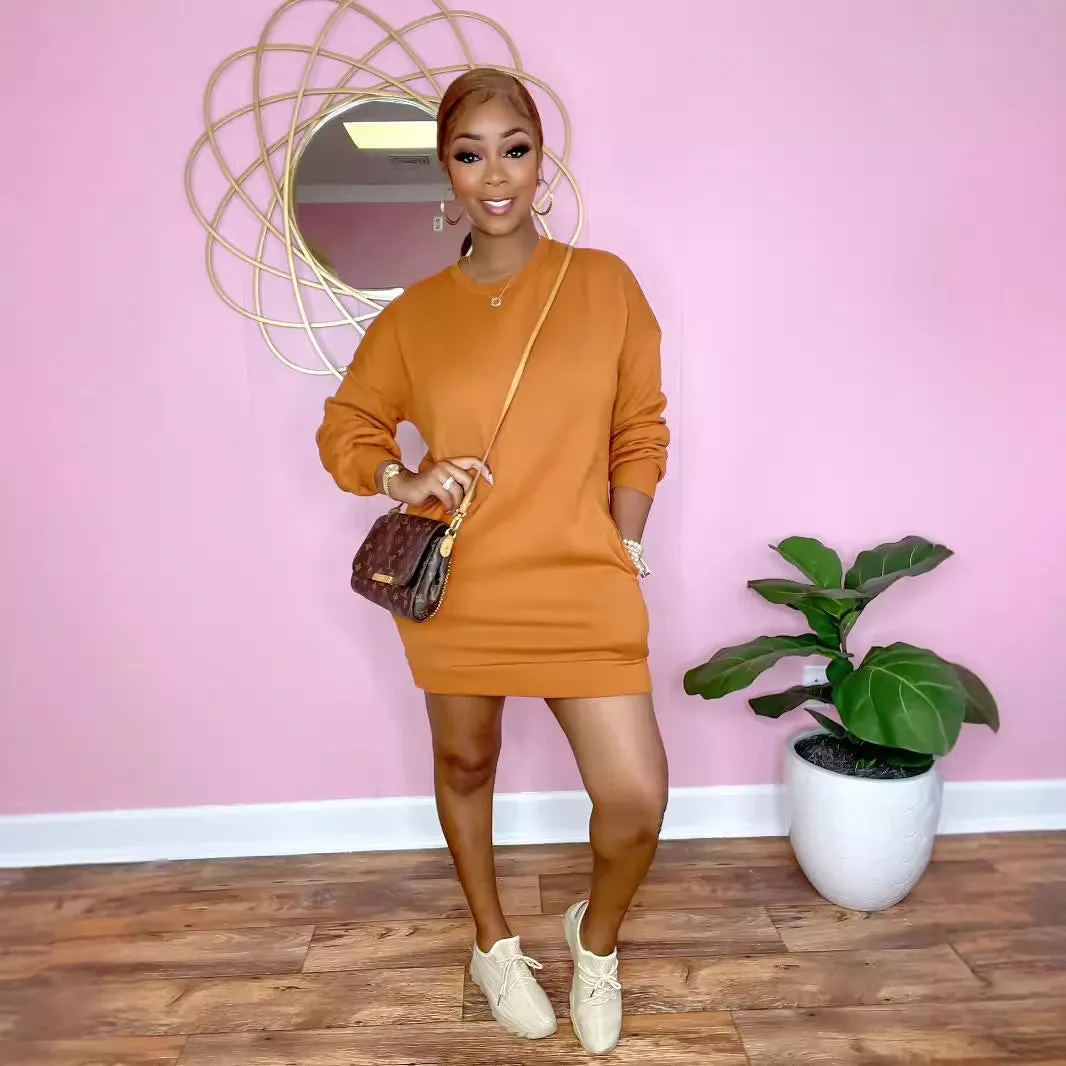 Relaxed Long-Sleeve Sweatshirt Dress with Functional Pockets