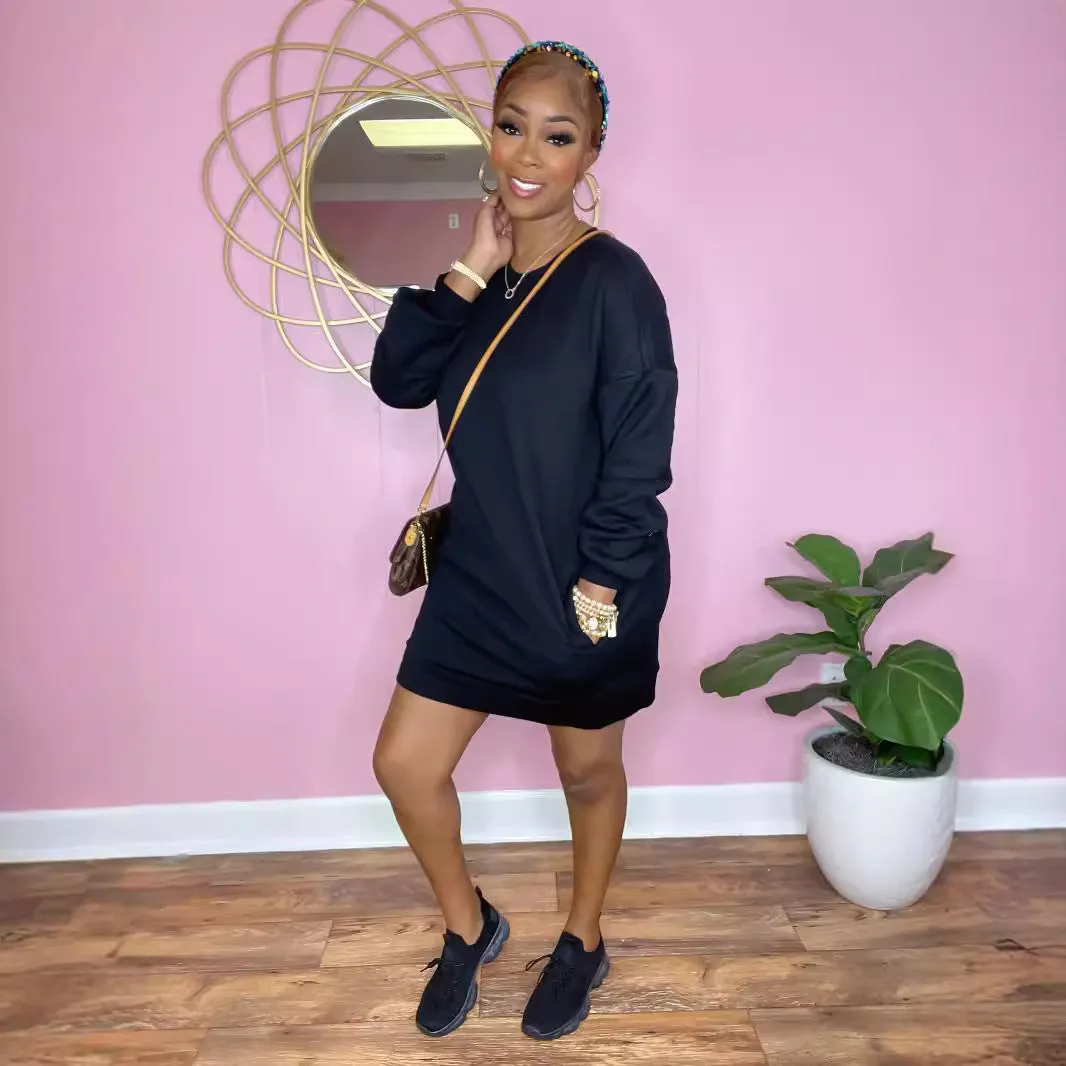 Relaxed Long-Sleeve Sweatshirt Dress with Functional Pockets