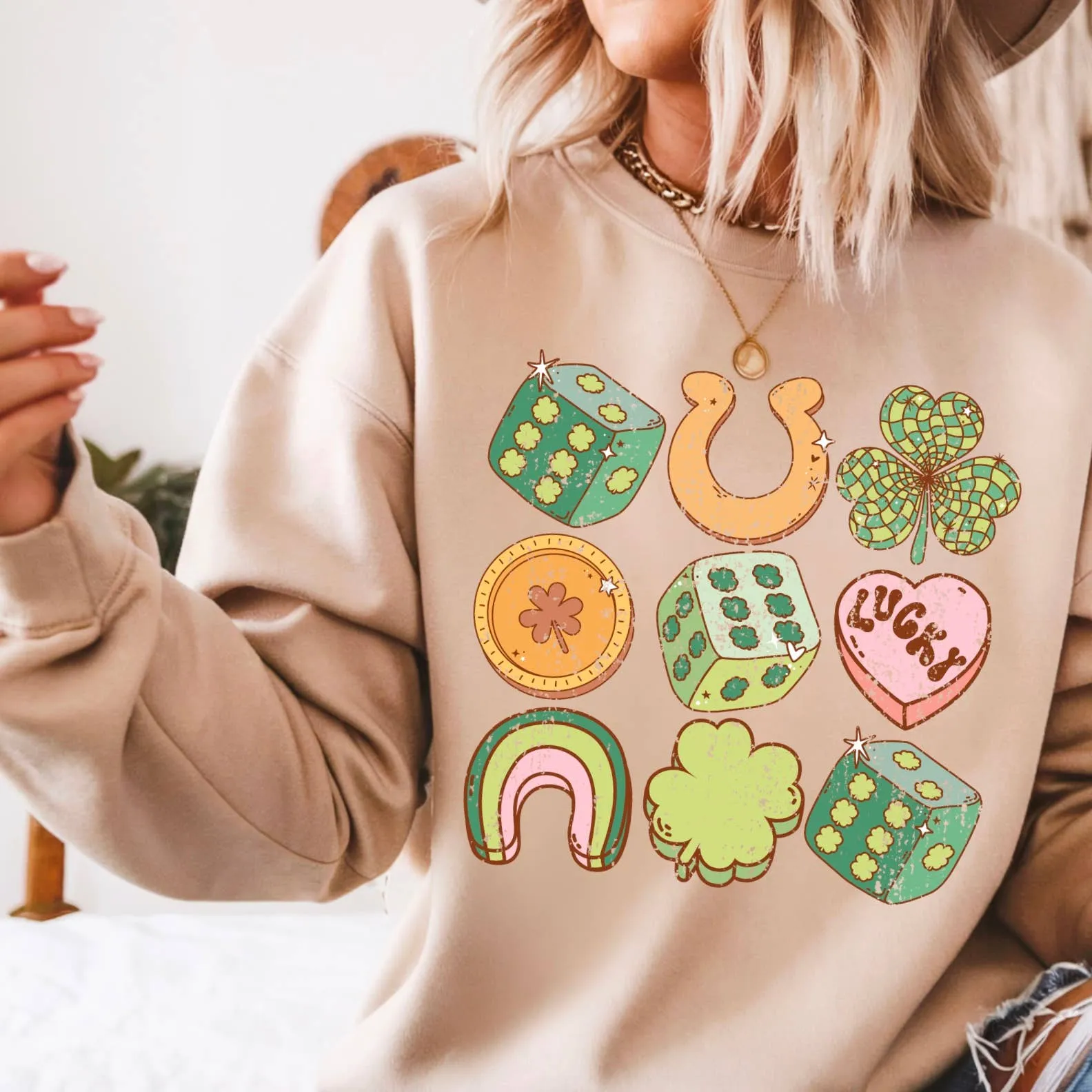 Retro St. Patrick's Day Graphic Crewneck - Off White