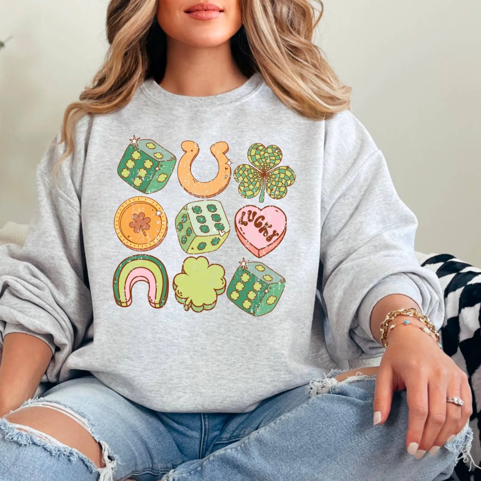 Retro St. Patrick's Day Graphic Crewneck - Off White
