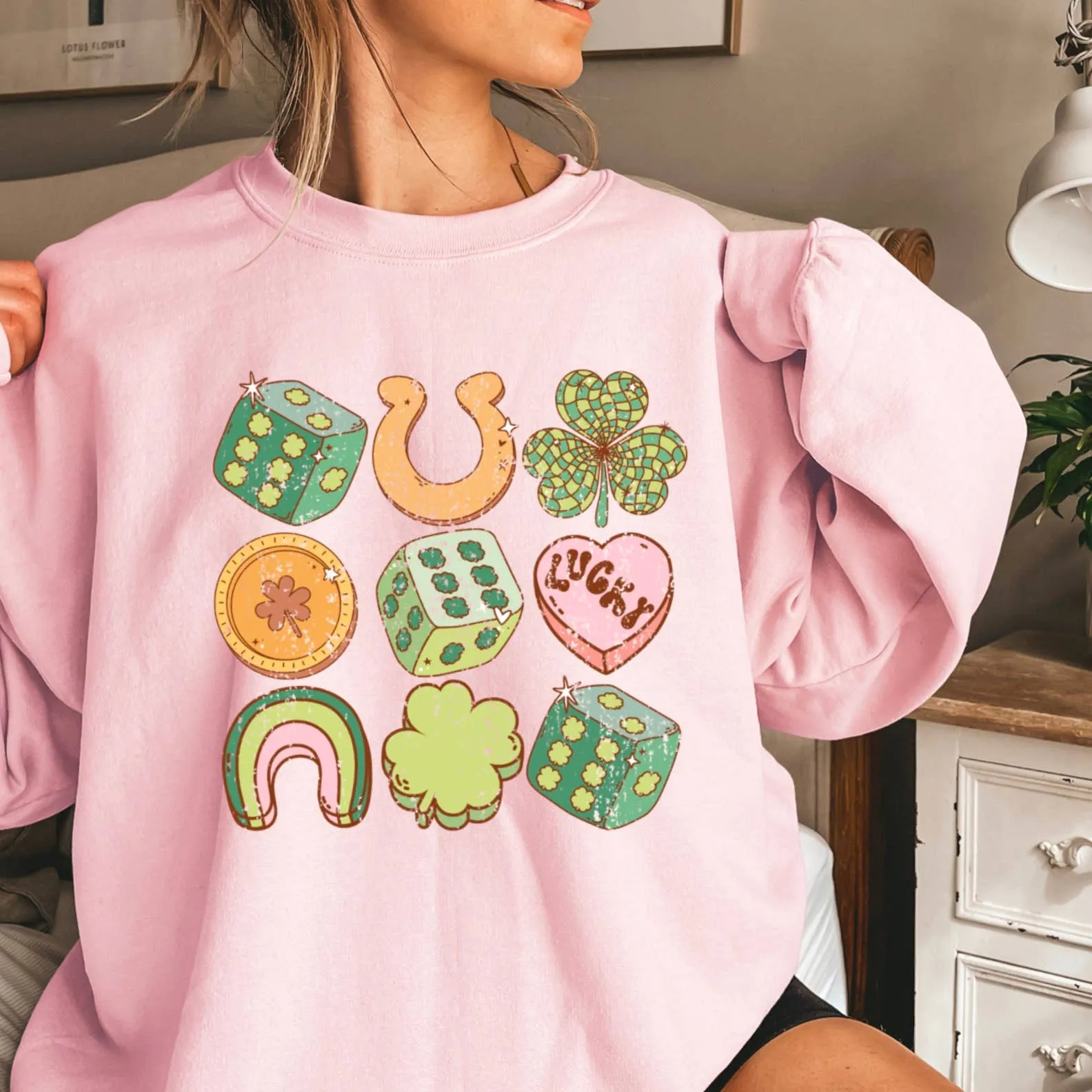 Retro St. Patrick's Day Graphic Crewneck - Off White