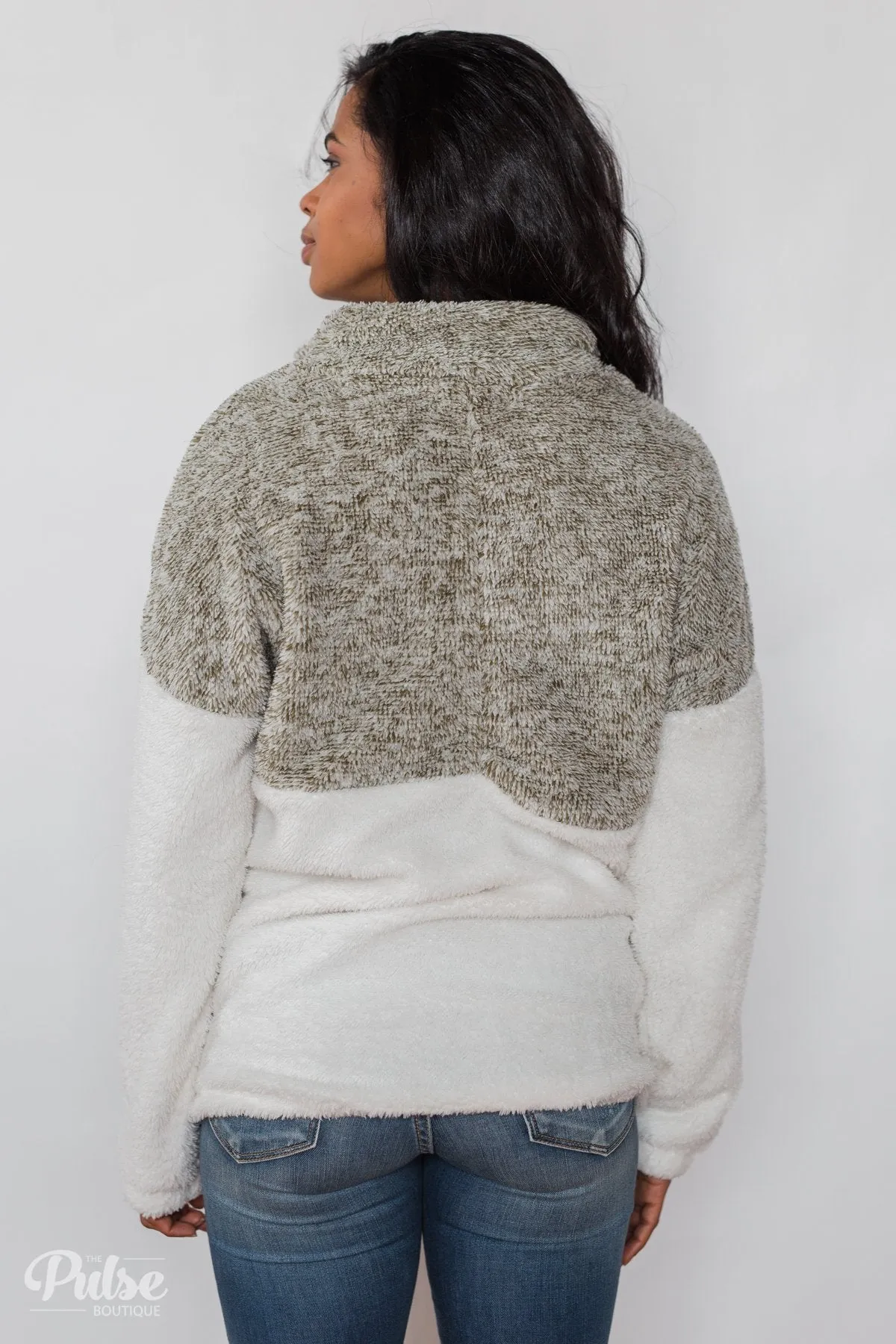 Sherpa Quarter Zip Pullover - Ivory & Olive