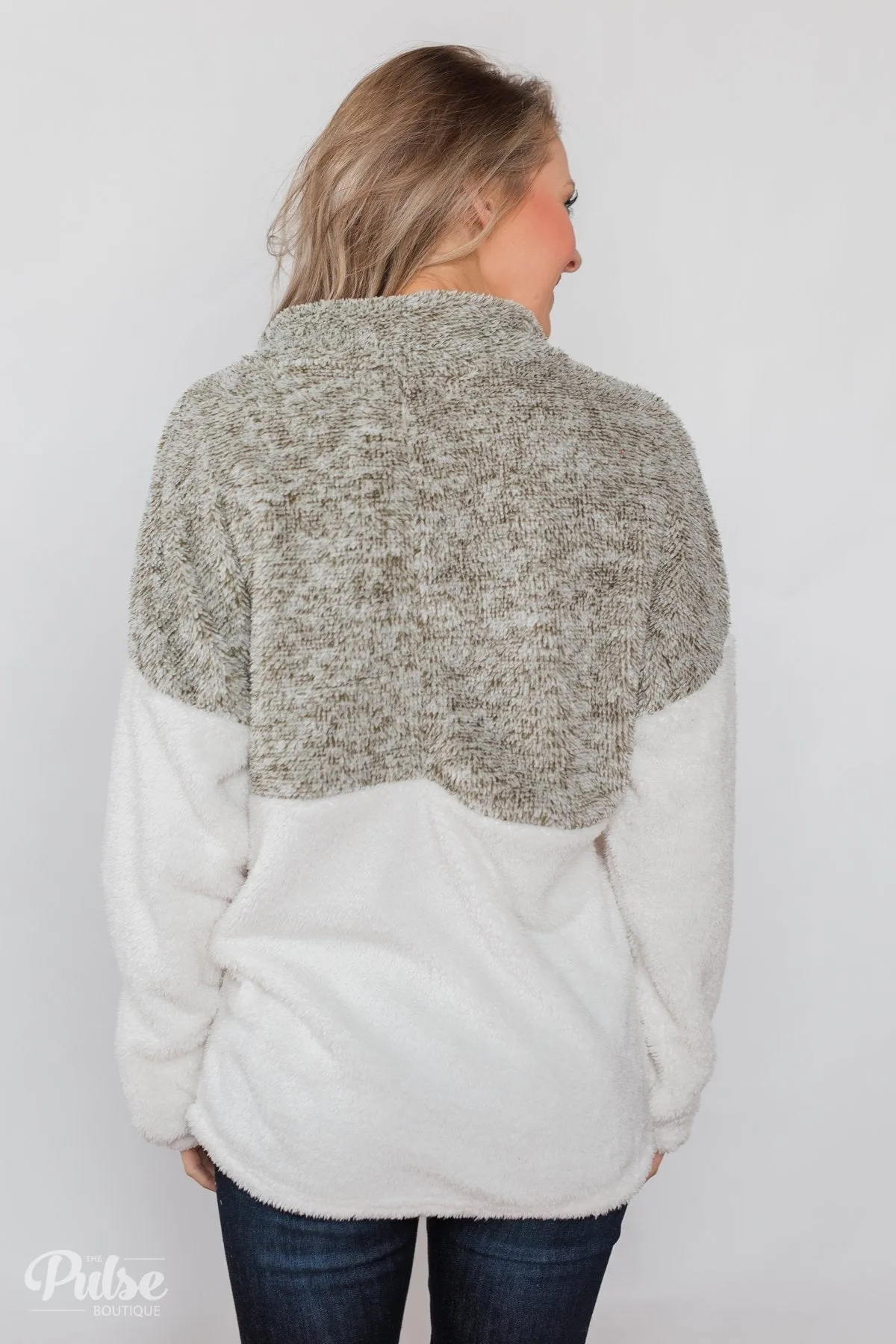 Sherpa Quarter Zip Pullover - Ivory & Olive