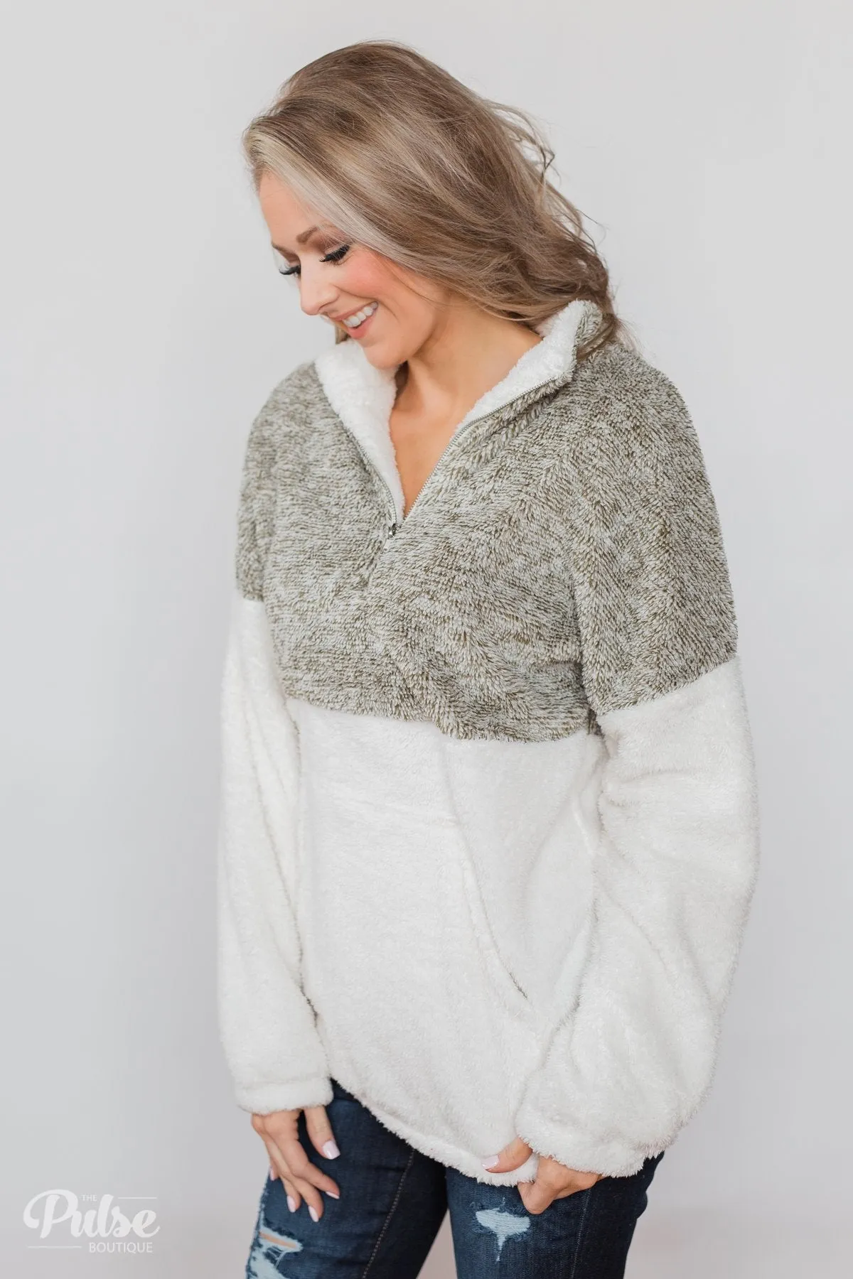 Sherpa Quarter Zip Pullover - Ivory & Olive
