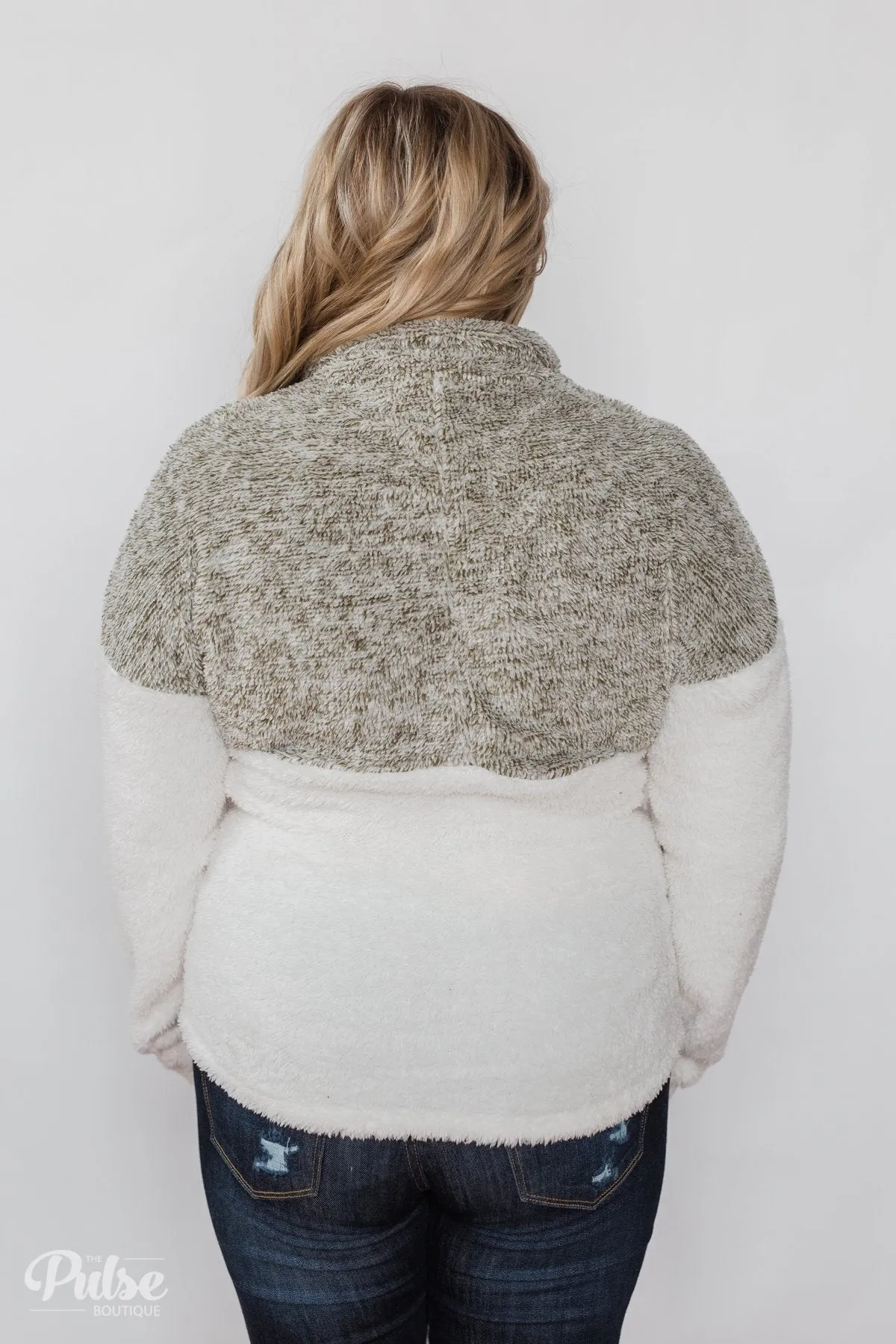 Sherpa Quarter Zip Pullover - Ivory & Olive