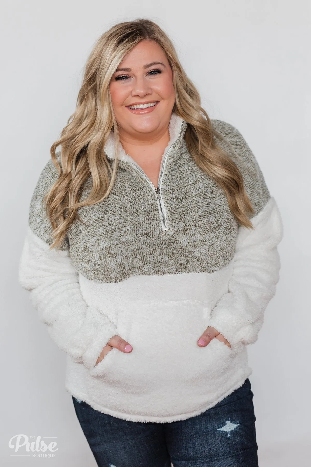 Sherpa Quarter Zip Pullover - Ivory & Olive