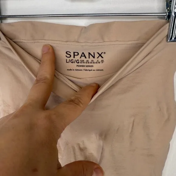Spanx Power Shorts Shaper Short in Soft Nude Size Large