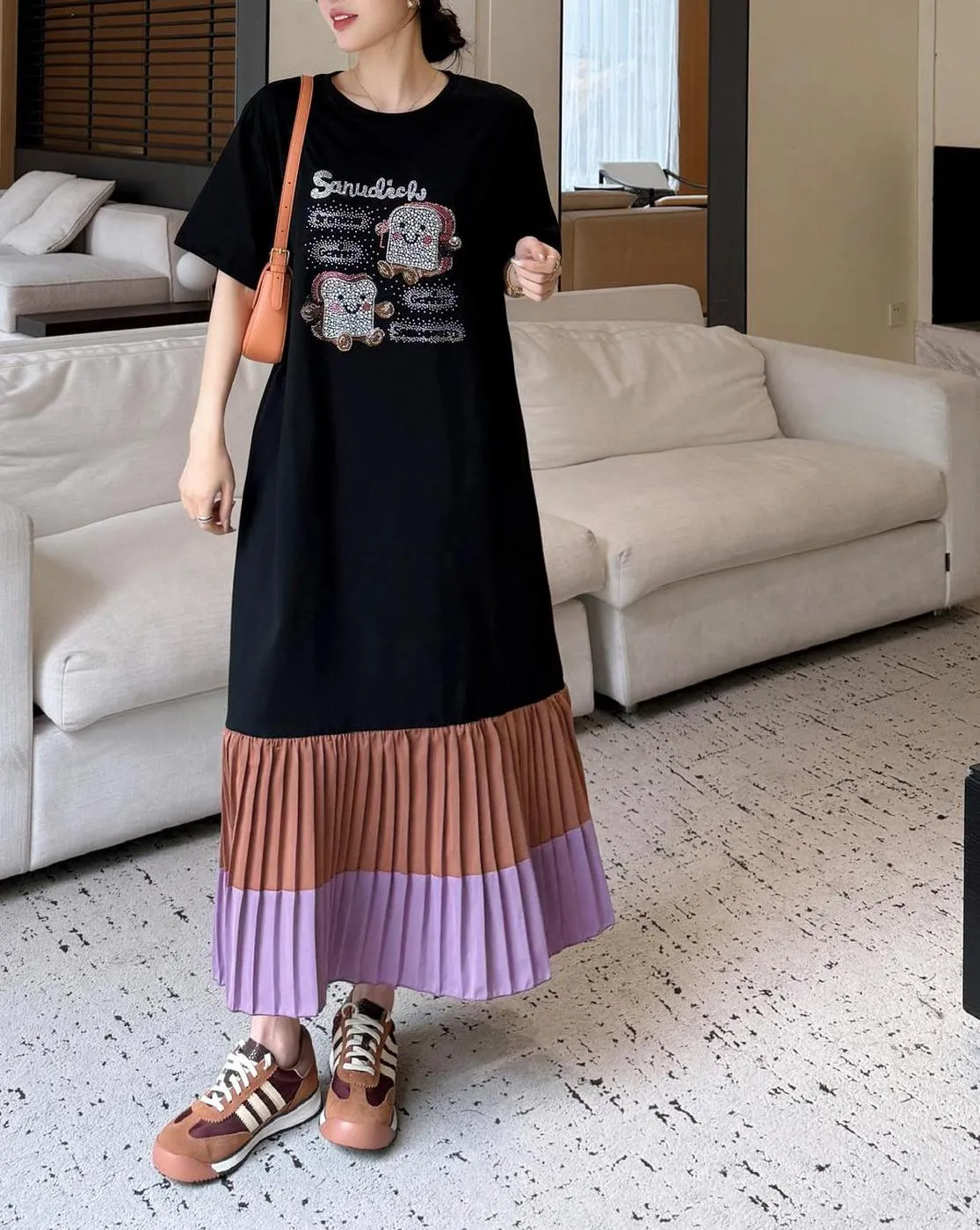 Stylish Women's Patchwork T-Shirt Dress with Pleated Hem