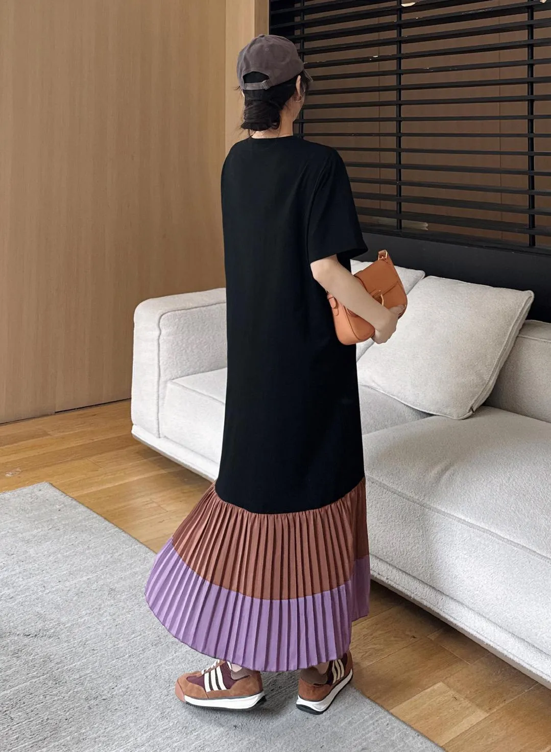 Stylish Women's Patchwork T-Shirt Dress with Pleated Hem