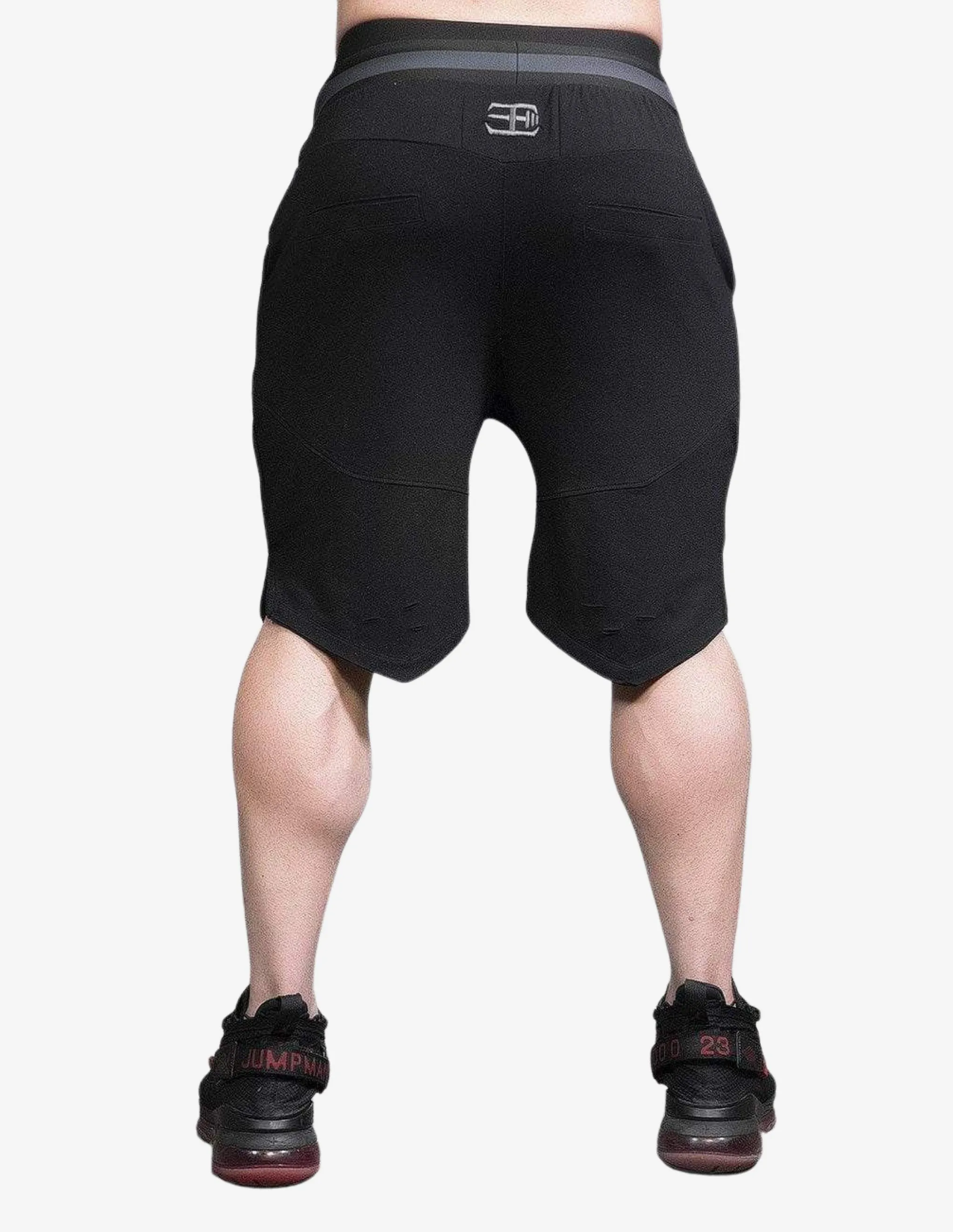 SVGE Prometheus shorts black