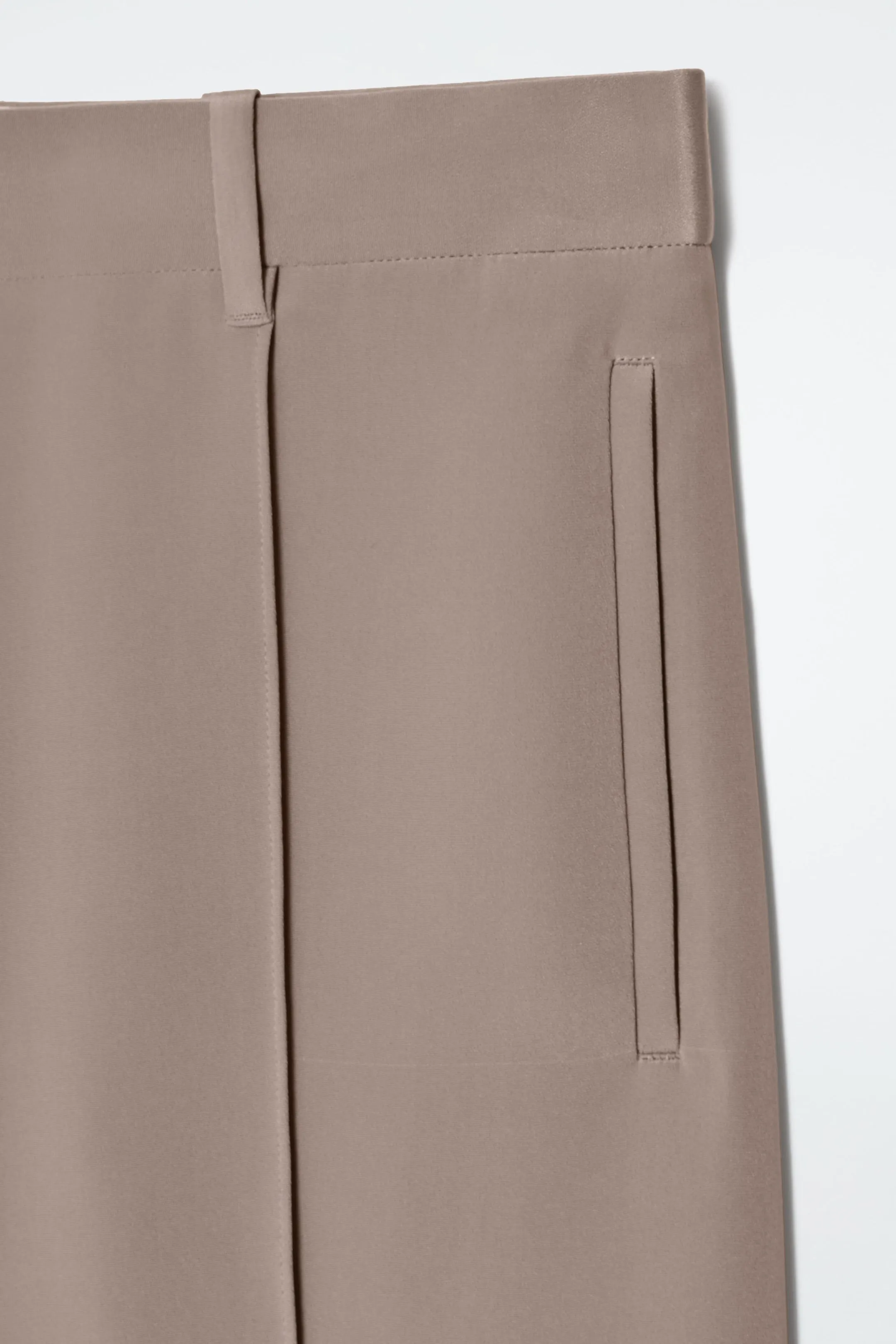 Tailored silk shorts