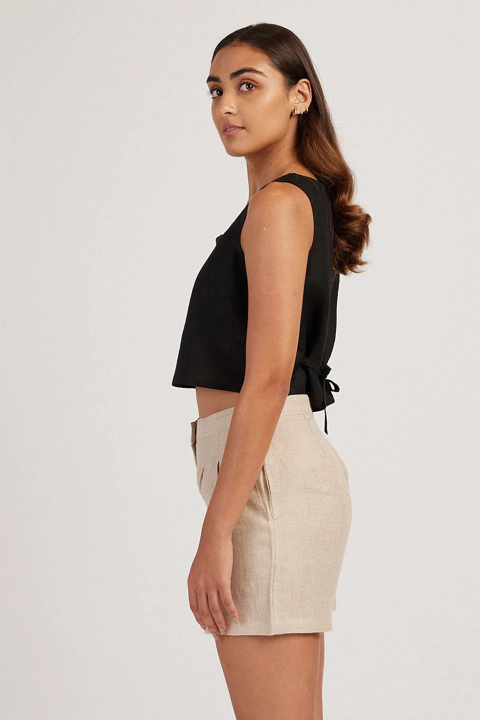 The Linen Tailored Shorts