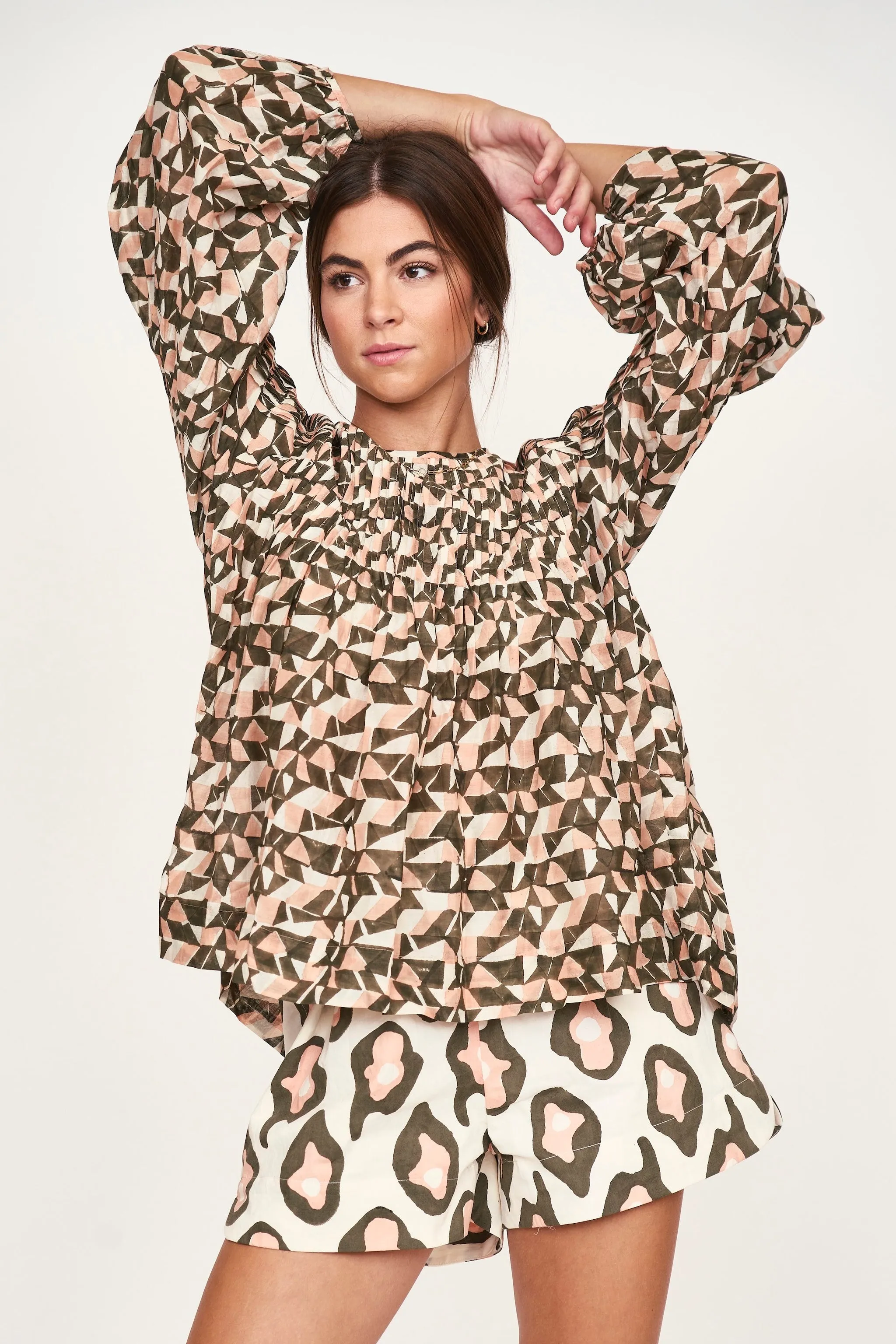 Track Shorts in Oyster Print