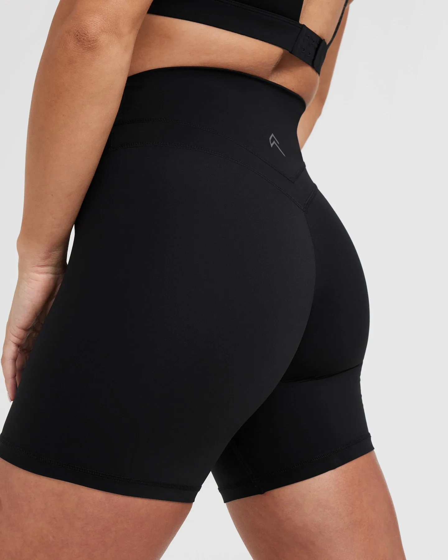 Unified High Waisted Shorts 6" | Black