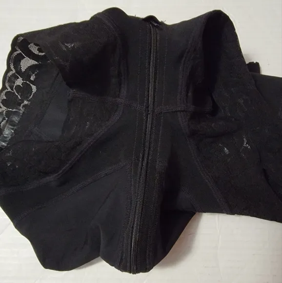 Uplady Butt lifter Tummy Control Faja Shorts Size Medium NWOT