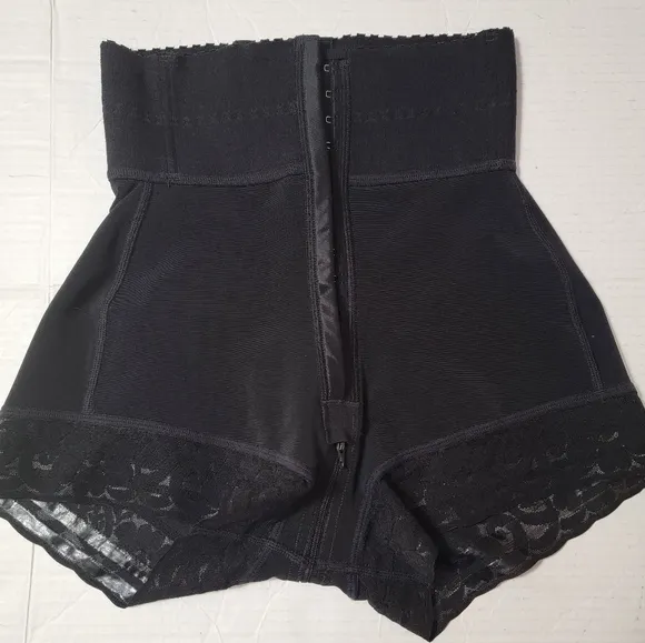 Uplady Butt lifter Tummy Control Faja Shorts Size Medium NWOT